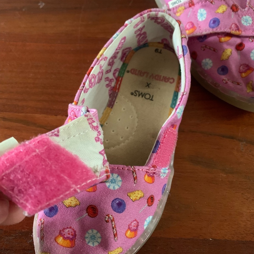 Toms x Candy Land Slip on Girl’s Shoes size 9 - Picture 6 of 8